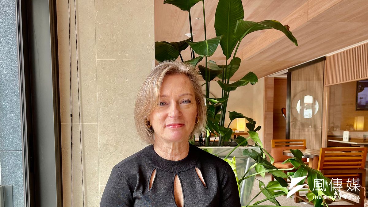 荷蘭作家貝喬思(Joyce Bergvelt) (謝錦芳攝) 荷蘭作家貝喬思(Joyce Bergvelt) (謝錦芳攝)