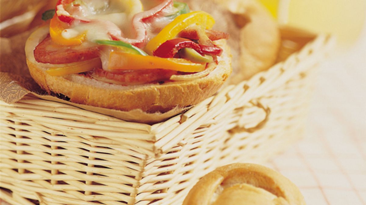 做pizza也可以很簡單。(圖/日月文化提供) 做pizza也可以很簡單。(圖/日月文化提供)