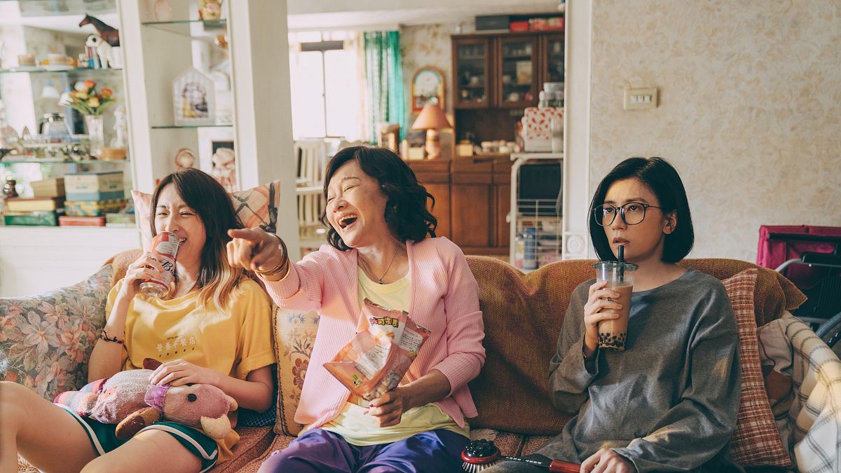 Netflix台劇《媽,別鬧了》劇情探討親情、友情以及愛情等人際關係,讓你在笑中帶淚之中,獲得心靈上的啟發。(圖/取自《媽,別鬧了》臉書專頁) Netflix台劇《媽,別鬧了》劇情探討親情、友情以及愛情等人際關係,讓你在笑中帶淚之中,獲得心靈上的啟發。(圖/取自《媽,別鬧了》臉書專頁)