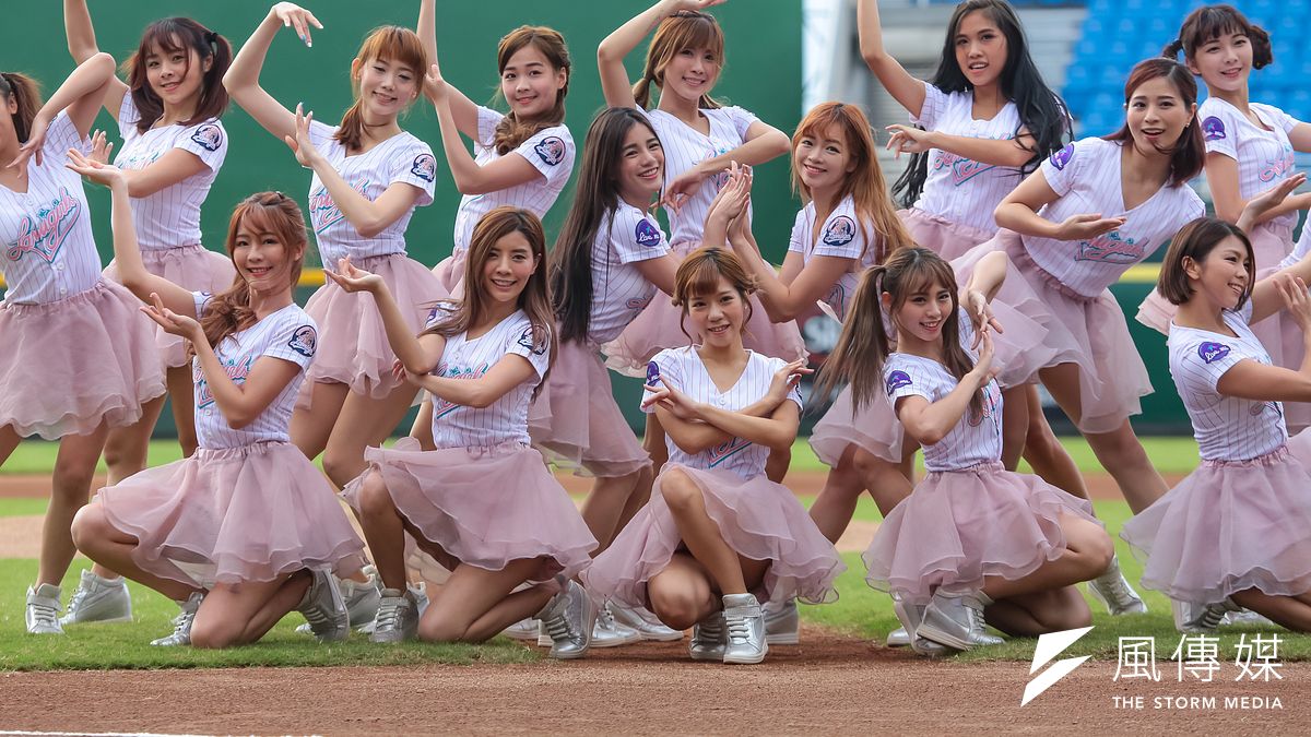 Lamigo當年創設桃猿專屬啦啦隊 LamiGirls,為職棒增添了許多可能性。(資料照,顏麟宇攝) Lamigo當年創設桃猿專屬啦啦隊 LamiGirls,為職棒增添了許多可能性。(資料照,顏麟宇攝)