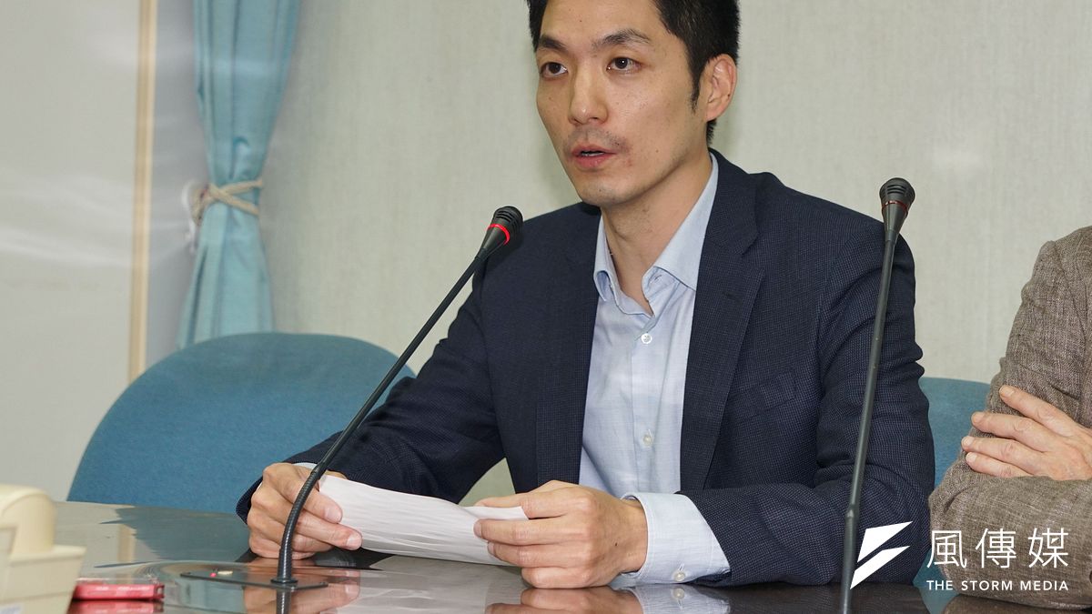 立委蔣萬安12日出席立法院衛環委員會,會中針對安心就業計畫恐讓勞工「看得到,吃不到」提出質疑。(資料照,盧逸峰攝) 立委蔣萬安12日出席立法院衛環委員會,會中針對安心就業計畫恐讓勞工「看得到,吃不到」提出質疑。(資料照,盧逸峰攝)