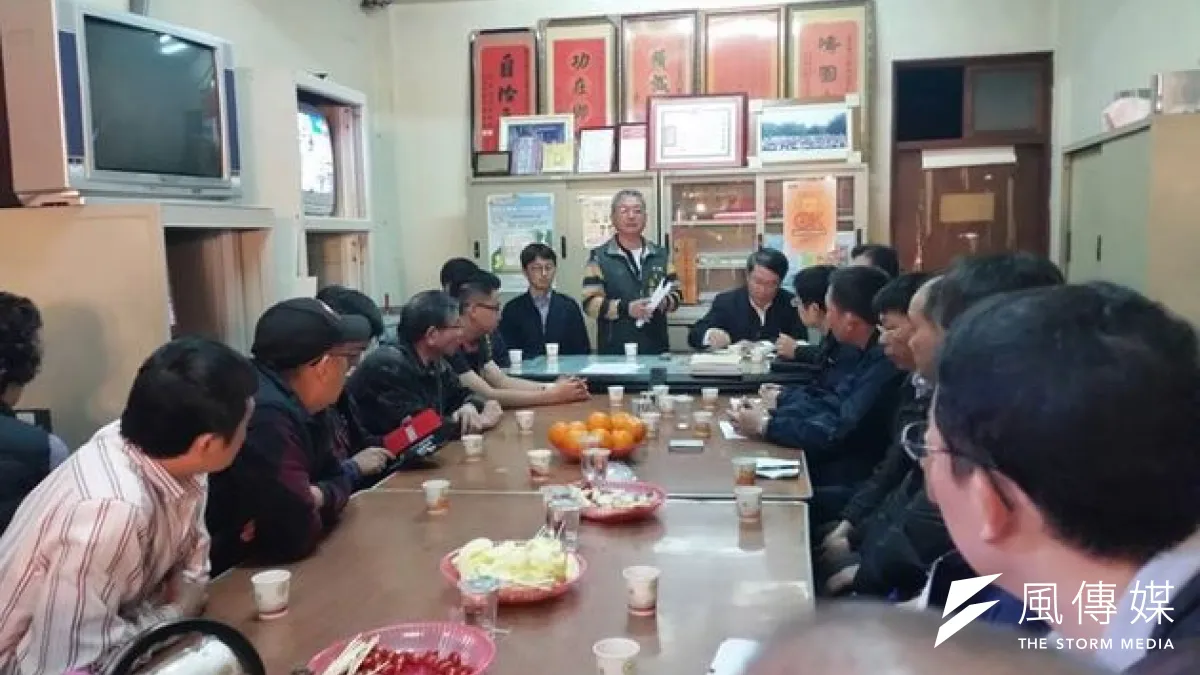 台中市議員江肇國在施壓風波過後,主持台中向上市場周邊交通協調會。(取自江肇國臉書)