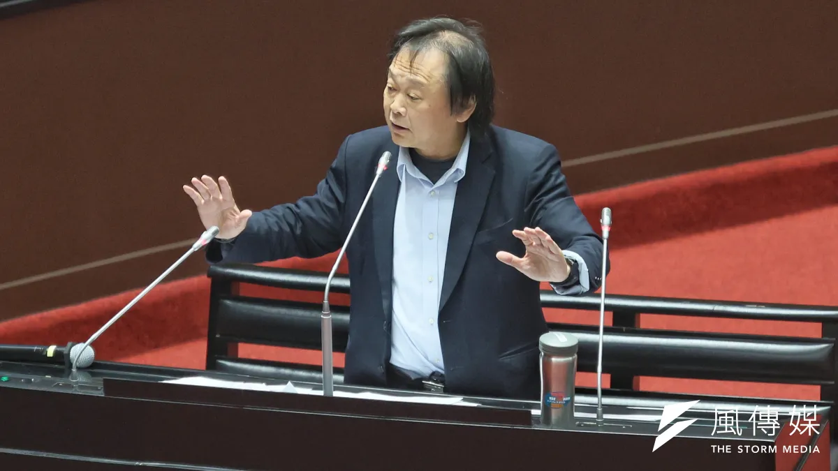 立委王世堅質詢痛駡政府打詐不力。(柯承惠攝)