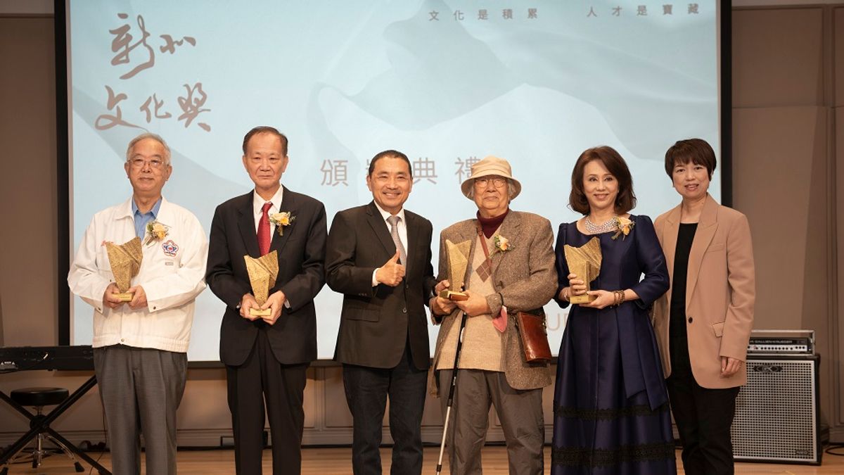 2022新北文化獎由李義弘、孫翠鳳、洪耀輝、財團法人蘆洲李宅古蹟維護文教基金會獲獎。(圖/新北市府提供) 2022新北文化獎由李義弘、孫翠鳳、洪耀輝、財團法人蘆洲李宅古蹟維護文教基金會獲獎。(圖/新北市府提供)