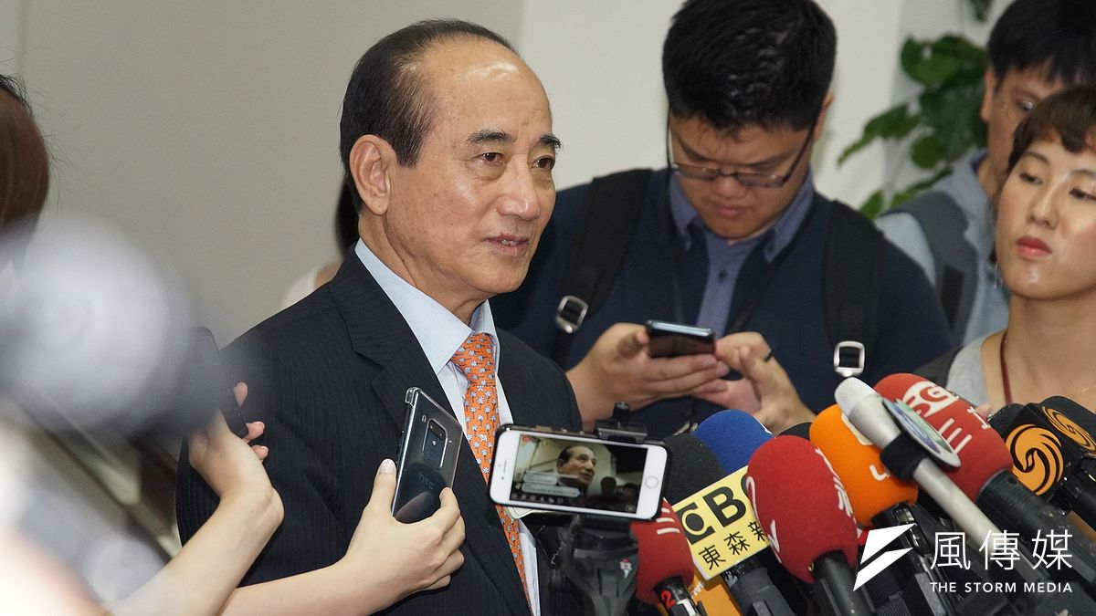 前立法院長王金平(見圖)5日證實,3日已進行「郭王會」,與前鴻海董事長郭台銘兩人相談甚歡,共識是「一起要為台灣前途共同打拼」。(盧逸峰攝) 前立法院長王金平(見圖)5日證實,3日已進行「郭王會」,與前鴻海董事長郭台銘兩人相談甚歡,共識是「一起要為台灣前途共同打拼」。(盧逸峰攝)