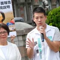 藍白竹北齟齬,可能把到參選台北市議員的民眾黨許甫。圖為民眾黨台北市松山信義區議員參選人許甫(中)。(劉偉宏攝) 藍白竹北齟齬,可能把到參選台北市議員的民眾黨許甫。圖為民眾黨台北市松山信義區議員參選人許甫(中)。(劉偉宏攝)
