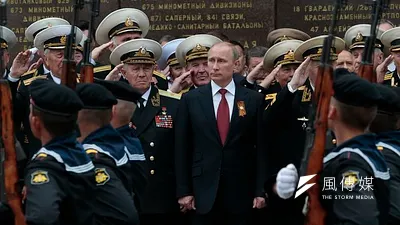 普京帶領俄國整軍經武,但目前的經濟是否能夠支撐,成為外界最大疑問。(美聯社)