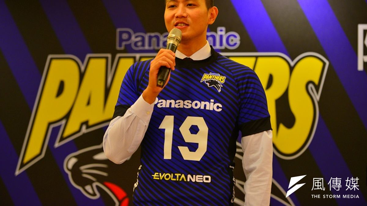 陳建禎今日正式加盟松下黑豹,陳建禎在受訪時透露,希望能夠與隊友良性競爭,並努力持續學習。 (金茂勛攝) 陳建禎今日正式加盟松下黑豹,陳建禎在受訪時透露,希望能夠與隊友良性競爭,並努力持續學習。 (金茂勛攝)