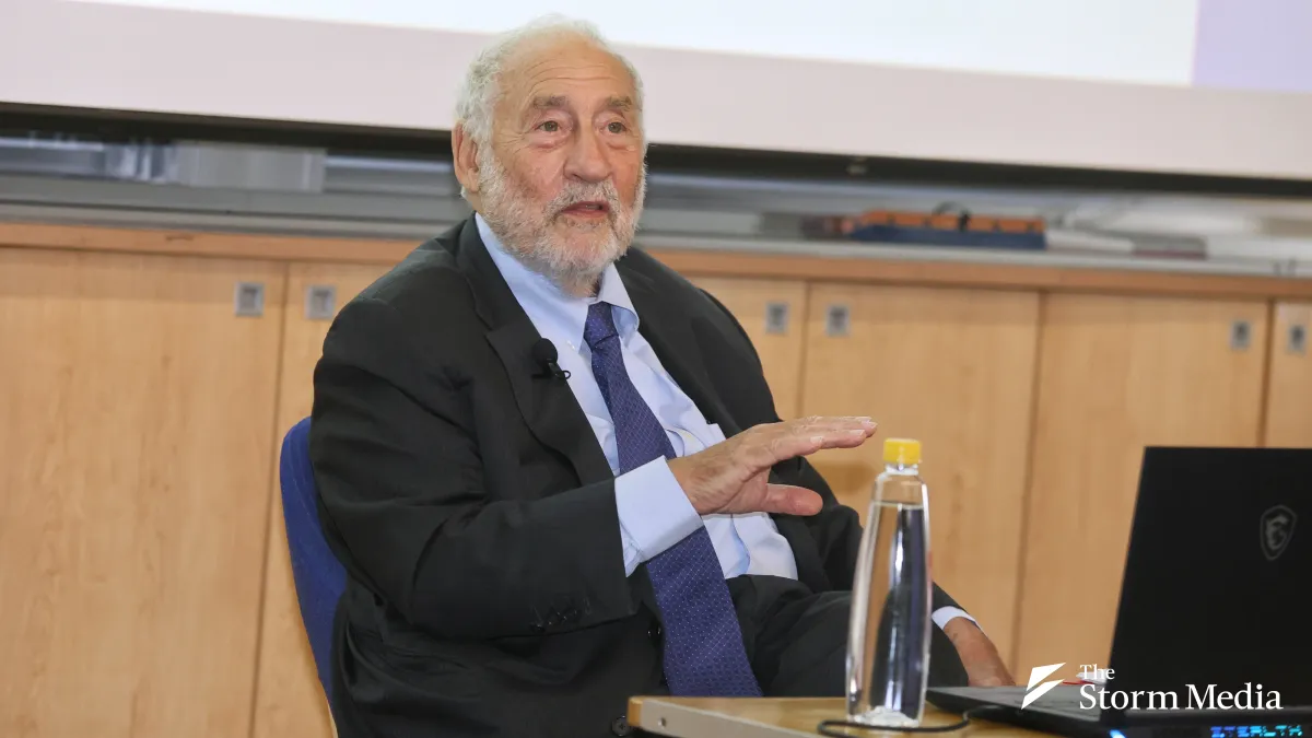 On January 13, Nobel Prize in Economics laureate Joseph Stiglitz attended 'The Road to Freedom: Economics and a Good Society' forum organized by the Yu Kuo-Hwa Cultural and Educational Foundation and 風傳媒, delivering a keynote speech. (Photo by Ko Cheng-hu