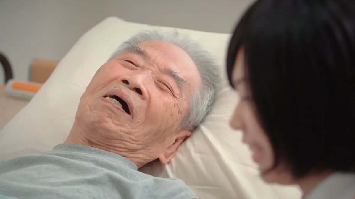 當父母年邁需要照顧時,最容易被要求扶養的就是「長子/長女」。(示意圖,非當事人/取自youtube) 當父母年邁需要照顧時,最容易被要求扶養的就是「長子/長女」。(示意圖,非當事人/取自youtube)