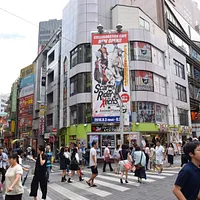 「IT tower TOKYO」は、ビックカメラやエリア初出店の6店舗が集結し、オフィスと商業が融合した西口の新たなランドマークとなる。(写真/Raita Futo@flickr提供) 「IT tower TOKYO」は、ビックカメラやエリア初出店の6店舗が集結し、オフィスと商業が融合した西口の新たなランドマークとなる。(写真/Raita Futo@flickr提供)