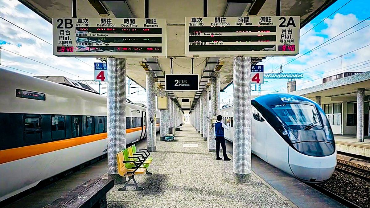 北市板橋火車站於本月24日發生一起「阿嬤落軌」事件,事後英勇救人的18歲男學生受訪還原當下心境。示意照與本案無關。(圖/洪煜勛攝) 北市板橋火車站於本月24日發生一起「阿嬤落軌」事件,事後英勇救人的18歲男學生受訪還原當下心境。示意照與本案無關。(圖/洪煜勛攝)