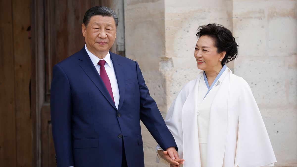 2024年5月6日,中國國家主席習近平與夫人彭麗媛在愛麗榭宮作客。(美聯社) 2024年5月6日,中國國家主席習近平與夫人彭麗媛在愛麗榭宮作客。(美聯社)