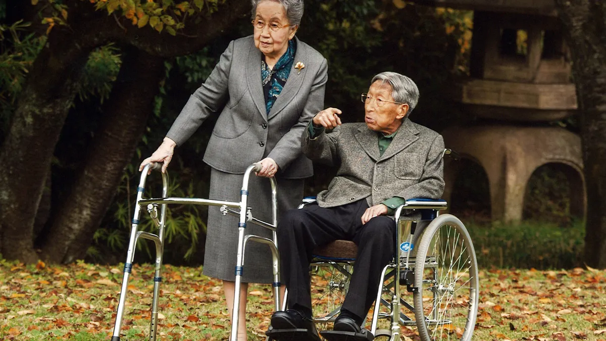三笠宮崇仁親王(已故)與親王妃百合子。(美聯社資料照)