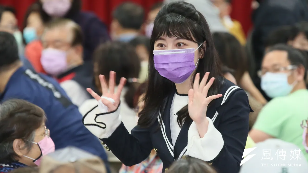立委高嘉瑜12日出席副總統賴清德「向黨員報告-政見發表會」台北市場次,現場「背骨」、「下台」罵聲不斷。(柯承惠攝)