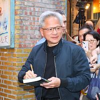 2025年5月17日夜、NVIDIAのジェンスン・フアン(黄仁勳)CEOが関連業界のリーダーを招いてディナーを開催し、市民とも和やかに交流した。(写真/顏麟宇撮影) 2025年5月17日夜、NVIDIAのジェンスン・フアン(黄仁勳)CEOが関連業界のリーダーを招いてディナーを開催し、市民とも和やかに交流した。(写真/顏麟宇撮影)