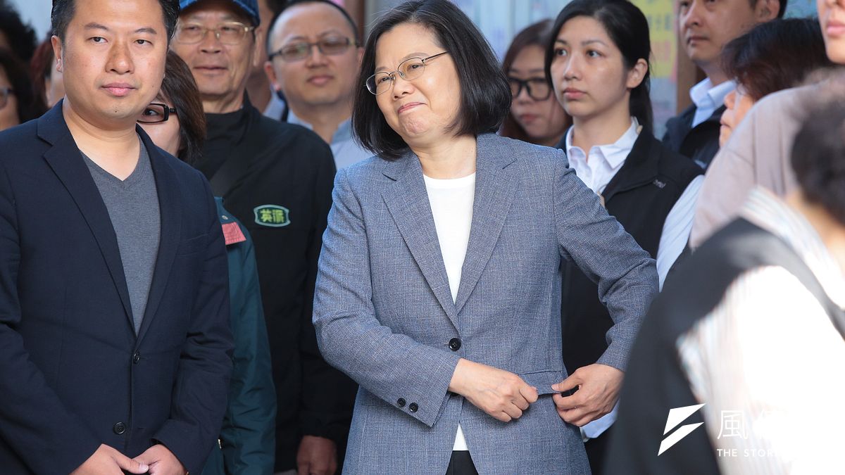 「在資訊不流通、且在極短期間內,錯誤的民調,還是會誤導、會引發國家災難,且已在臺灣歷史上發生一次」蔡政府一再強調「假消息」的存在,會對國家造成災難,所以多次鼓吹對政府認定的「假消息」,要施以「關3天、罰巨款」的行政處罰。(顏麟宇攝) 「在資訊不流通、且在極短期間內,錯誤的民調,還是會誤導、會引發國家災難,且已在臺灣歷史上發生一次」蔡政府一再強調「假消息」的存在,會對國家造成災難,所以多次鼓吹對政府認定的「假消息」,要施以「關3天、罰巨款」的行政處罰。(顏麟宇攝)