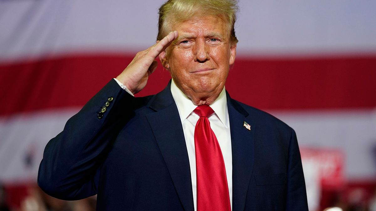 中国人民大学国際関係学院の金燦榮副院長は、共和党の大統領候補であるトランプ氏が適切な時期に「台湾を売却」し、米中関係における他の利益と交換する可能性があると分析している。(写真:AP) 中国人民大学国際関係学院の金燦榮副院長は、共和党の大統領候補であるトランプ氏が適切な時期に「台湾を売却」し、米中関係における他の利益と交換する可能性があると分析している。(写真:AP)