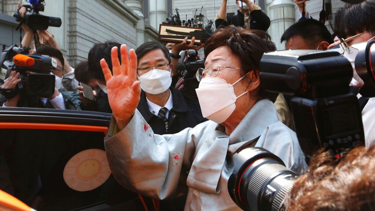 4月21日,慰安婦阿嬤李容洙在首爾市瑞草區的中央地方法院。(韓聯社) 4月21日,慰安婦阿嬤李容洙在首爾市瑞草區的中央地方法院。(韓聯社)