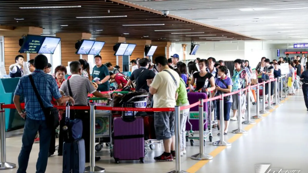 越南大型旅遊團入境後集體脫逃,成「觀宏專案」實施以來最大宗的脫團案,引起台灣社會軒然大波。到底「觀宏專案」是什麼、又遭質疑有哪些漏洞?示意圖。(資料照,風傳媒)