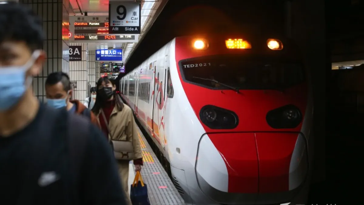 臺東縣府因應鄉親返鄉需求,提供臺鐵列車提供縣民返鄉專車服務。(資料照/顏麟宇攝)