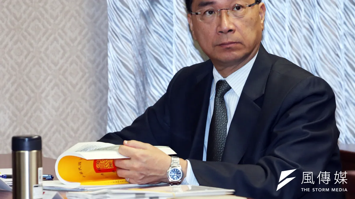 行政院發言人徐國勇反駁內閣改組報導。(蘇仲泓攝)