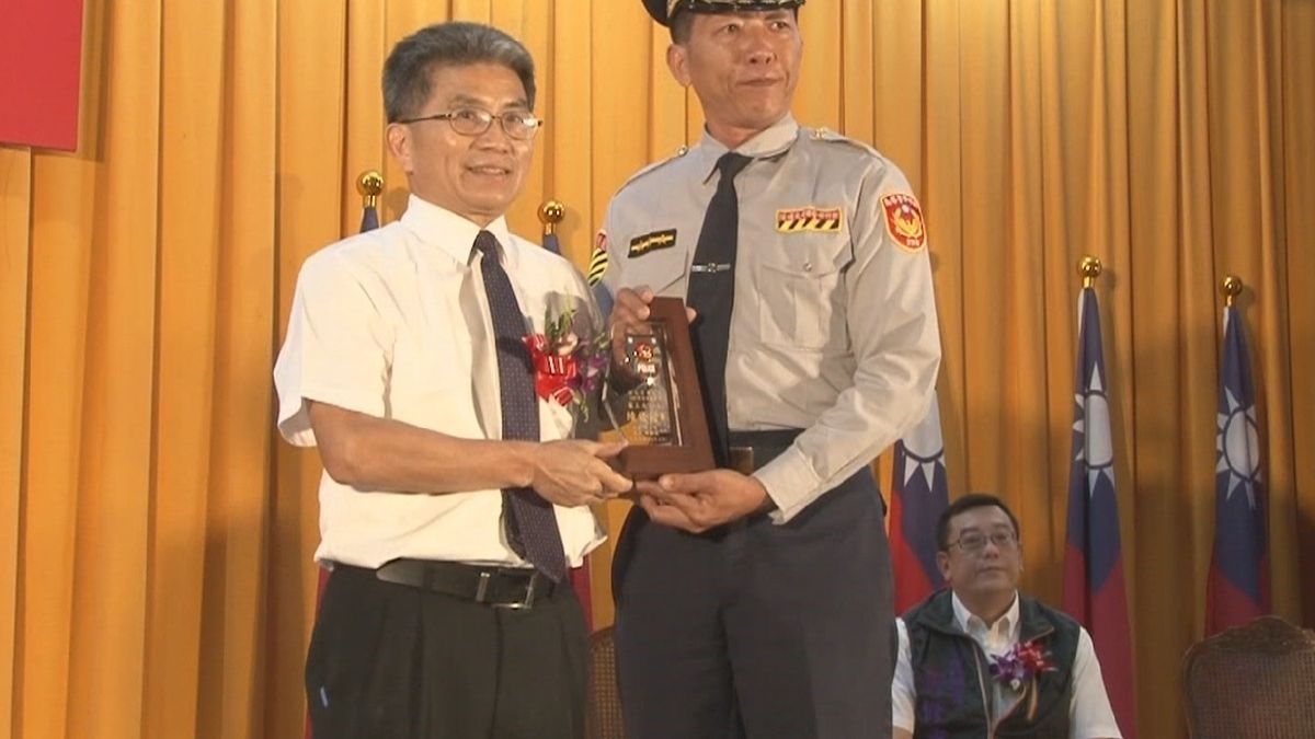 歡慶警察節 竹市表揚績優警察義警 歡慶警察節 竹市表揚績優警察義警