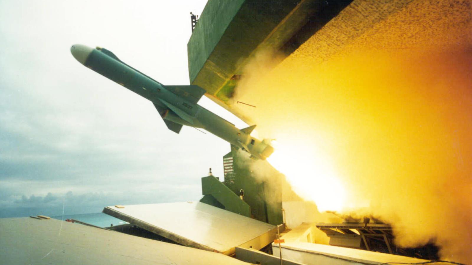 深度保密到不知該叫雲峰或擎天 卻以「飛戢二號」出現在預算書 直擊北京巡弋飛彈連「亮相」都是戰略威嚇