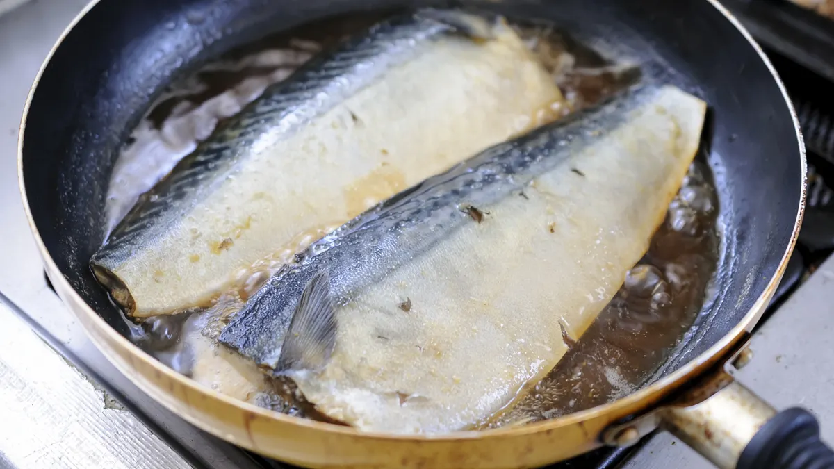 吳郭魚是許多家庭餐桌上常見的菜色,就有網友提供烹煮鹽烤吳郭魚的方式,簡單完成一道美味又營養的佳餚。(示意圖/取自photo-ac) 吳郭魚是許多家庭餐桌上常見的菜色,就有網友提供烹煮鹽烤吳郭魚的方式,簡單完成一道美味又營養的佳餚。(示意圖/取自photo-ac)