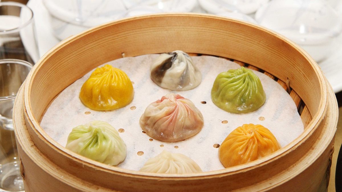 點水樓招牌的七彩小籠包。(圖/點水樓官方粉絲頁) 點水樓招牌的七彩小籠包。(圖/點水樓官方粉絲頁)