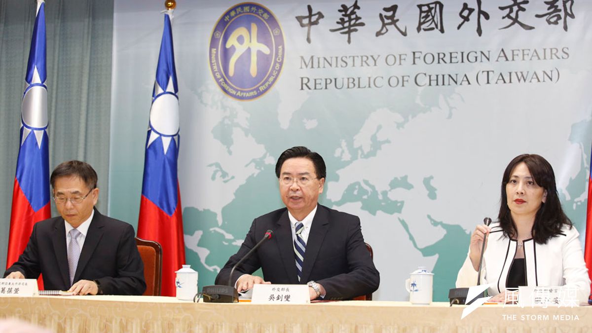 斷交潮是台美中關係下的結構性問題,恐不是吳釗燮(中)一人下台可以解決。(郭晉瑋攝) 斷交潮是台美中關係下的結構性問題,恐不是吳釗燮(中)一人下台可以解決。(郭晉瑋攝)