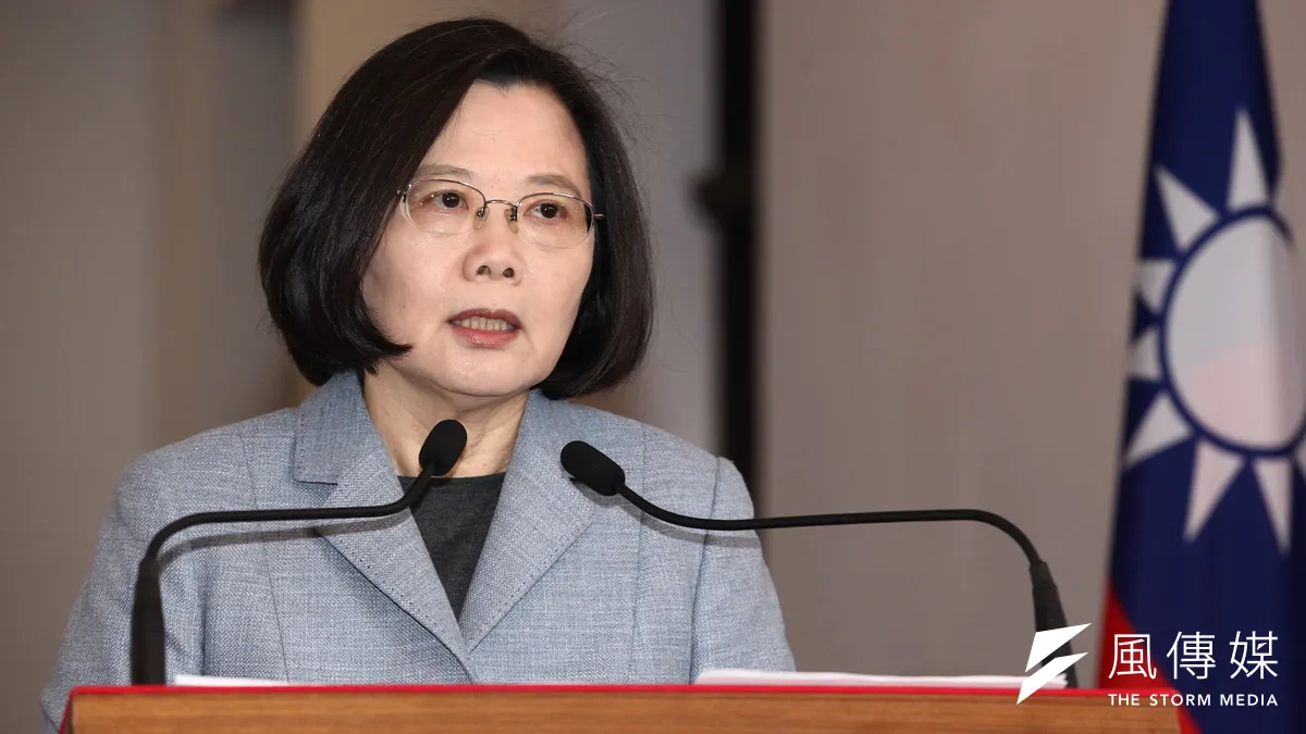 作者認為,蔡英文政府倘若真正要為臺灣人民百姓謀,化解2019臺灣經濟頹敗局面的最佳出路,絕對不是已然政治化變調的所謂「新南向政策」,而應該是立即髮夾彎「否定九二共識」偏執謬策。(資料照,蔡親傑攝) 作者認為,蔡英文政府倘若真正要為臺灣人民百姓謀,化解2019臺灣經濟頹敗局面的最佳出路,絕對不是已然政治化變調的所謂「新南向政策」,而應該是立即髮夾彎「否定九二共識」偏執謬策。(資料照,蔡親傑攝)