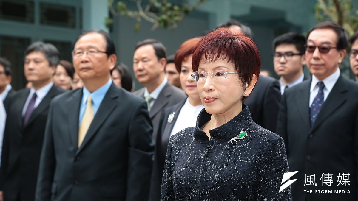 國民黨主席洪秀柱率黨公職人員至慈湖謁陵。(顏麟宇攝) 國民黨主席洪秀柱率黨公職人員至慈湖謁陵。(顏麟宇攝)