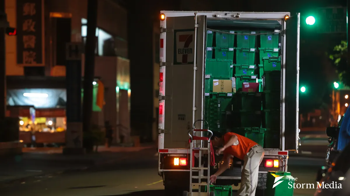 Fraud cases continue to multiply, with many victims receiving a "logistics call" moments after picking up a delivery — a tactic designed to lower their guard. Illustrative photo, unrelated to specific cases reported. (File photo, Yan Lin-yu)