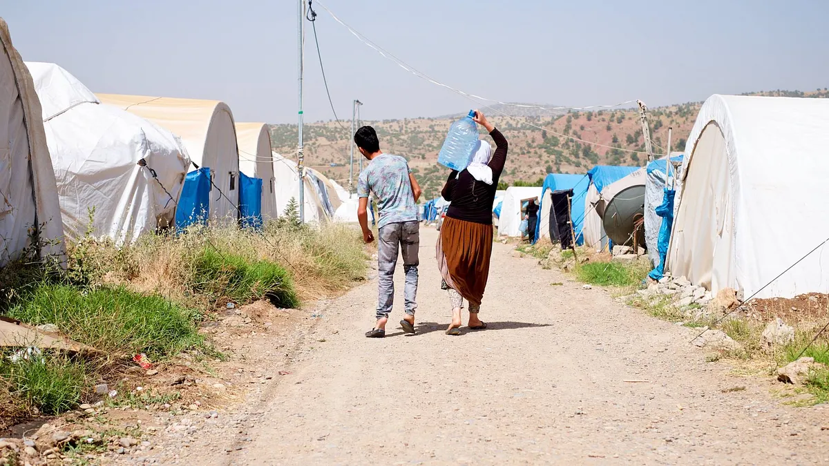 當你還在抱怨錢不夠用的時候,這些人正在煩惱的是能不能活下去啊...(圖/Preemptive Love Coalition@facebook) 當你還在抱怨錢不夠用的時候,這些人正在煩惱的是能不能活下去啊...(圖/Preemptive Love Coalition@facebook)