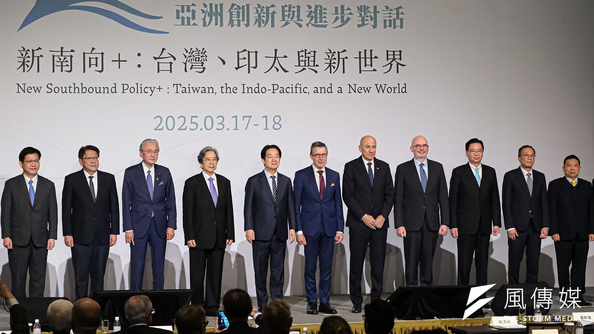 總統賴清德(中)3月17日出席「2025年玉山論壇-新南向+:台灣、印太與新世界」開幕式。(劉偉宏攝) 總統賴清德(中)3月17日出席「2025年玉山論壇-新南向+:台灣、印太與新世界」開幕式。(劉偉宏攝)