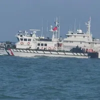 台湾の海洋委員会海巡署(沿岸警備隊に相当)は21日、金門島の制限水域に接近する中国海警局の船艇4隻の編隊を確認し、直ちに巡視艇4隻を派遣して1対1で併走しながら監視・警告を行った。中国海警局の船艇は午後5時頃にすべて反転して同水域を離れたが、7月に入ってからの侵入はこれで3度目となる。(写真/海巡署金馬澎分署提供) 台湾の海洋委員会海巡署(沿岸警備隊に相当)は21日、金門島の制限水域に接近する中国海警局の船艇4隻の編隊を確認し、直ちに巡視艇4隻を派遣して1対1で併走しながら監視・警告を行った。中国海警局の船艇は午後5時頃にすべて反転して同水域を離れたが、7月に入ってからの侵入はこれで3度目となる。(写真/海巡署金馬澎分署提供)