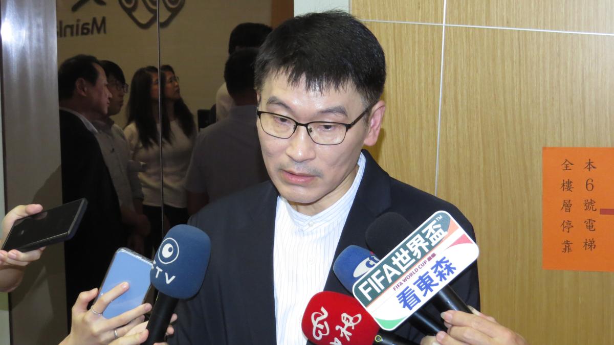 遭黃國昌爆料醉倒上海飯店,梁文傑駁斥兼反擊:傳聞柯文哲有「飯後甜點」、「花名冊」