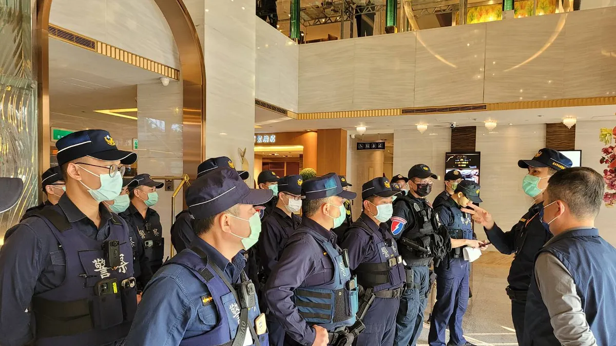 竹聯幫明仁會日前在北市高調辦春酒,被視為公然挑戰公權力,警方出手監控、強勢排查。(警方提供)