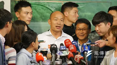 國民黨總統候選人韓國瑜(見圖)民調持續落後總統蔡英文,台北市議員徐巧芯表示,韓國瑜若能整合好國民黨基本盤,再加上韓粉,開票大概至少有3成多,就算是輸給總統蔡英文,也絕對比現在的民調數字高。。(資料照,潘維庭攝)