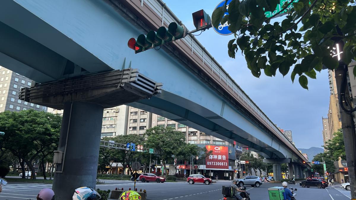 陳振川觀點:台灣第一條捷運木柵線通車30年,通車前墩柱補強加固彰顯價值影響深遠