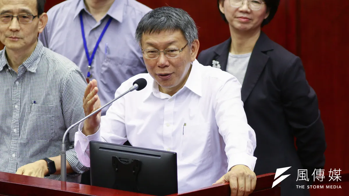 台北市長柯文哲16日前往台北市議會備詢,針對兩岸關係,柯文哲表示自己是中國可以忍受的人。(蔡親傑攝)