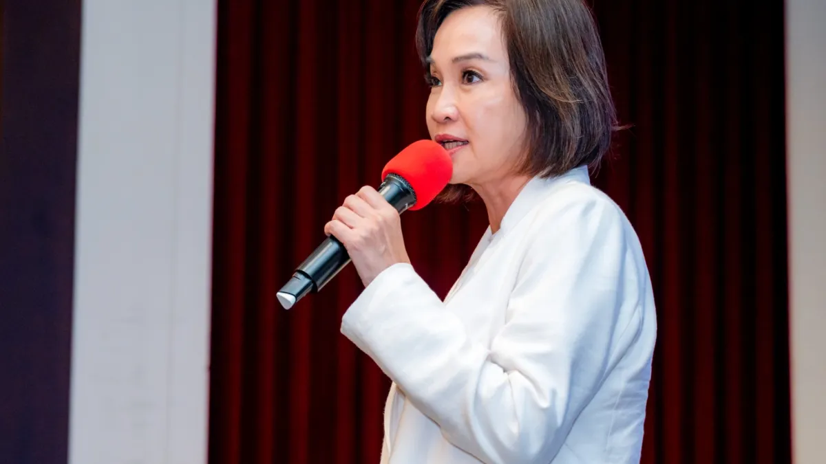 市長參選人柯志恩列五大爭議猛攻對手賴瑞隆,從派系弊案到勞工放假:別只會聽黨意。(圖/柯志恩競總提供)