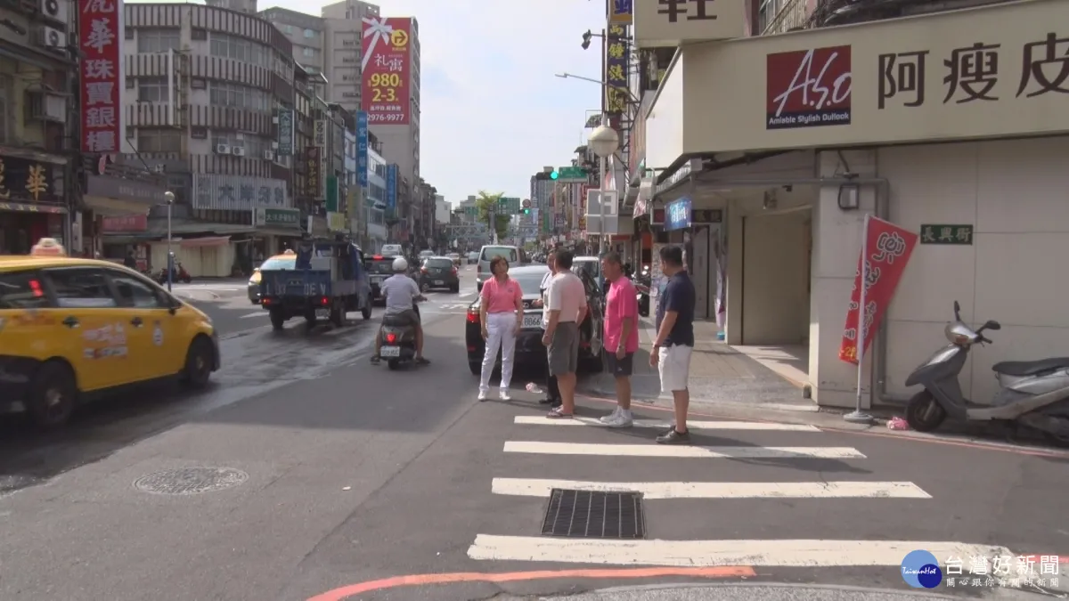 三重長興街口窒礙難行 民代要求劃黃網線