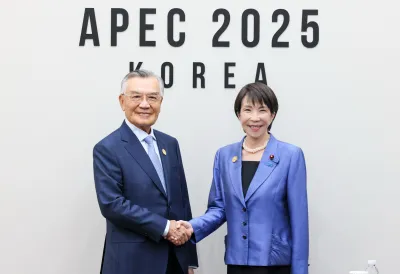 日本首相高市早苗在APEC領袖會議期間與台灣代表林信義見面。(翻攝自高市早苗X)