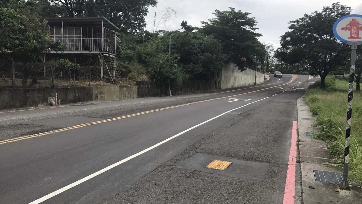 澄清湖畔仁勇路危險陡坡 高市工務局動工改善