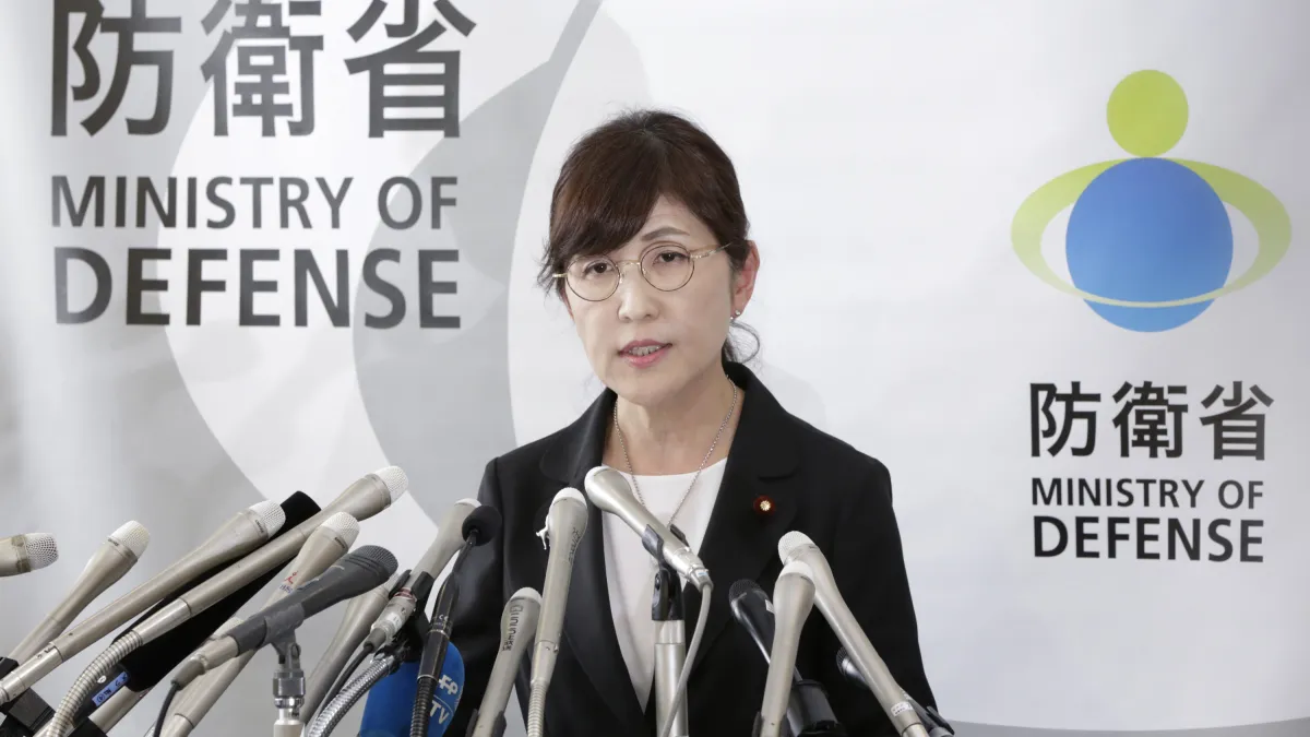 日本防衛大臣稻田朋美28日舉行記者會,正式宣布辭職(AP)