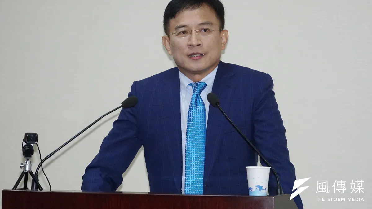 台大新聞所前所長彭文正(見圖)9日出席國民黨中常會,談為什麼從去年7月起一連500多天,都在追總統蔡英文的「論文門」。(盧逸峰攝)
