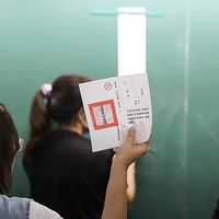 傳統媒體雖能製造聲量,卻無法再左右大局。中間兩到三成選民,早已不靠傳統媒體獲取資訊。(資料照,陳品佑攝) 傳統媒體雖能製造聲量,卻無法再左右大局。中間兩到三成選民,早已不靠傳統媒體獲取資訊。(資料照,陳品佑攝)