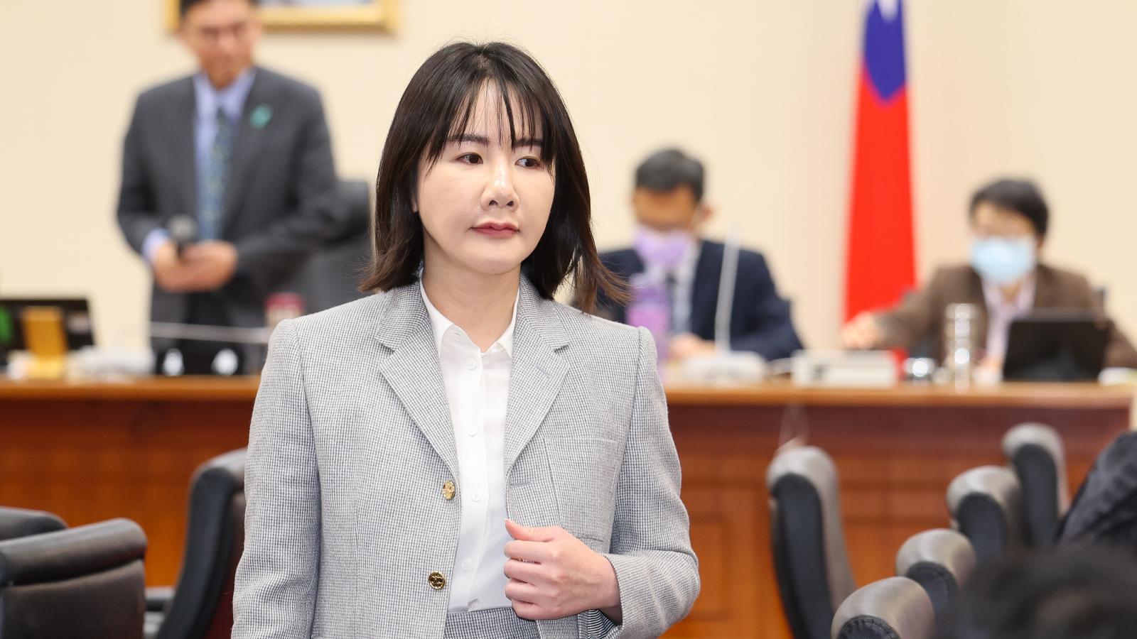 彰化議長謝典霖、父母疑涉賄選被聲押 胞姊謝衣鳯低調4字回應